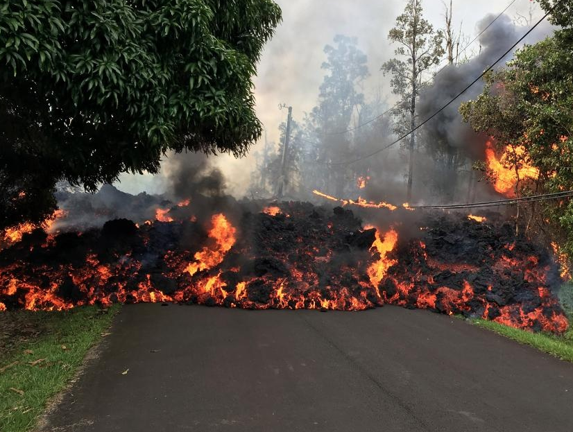 ハワイ島火山噴火 18 ハワイ島キラウエア火山大噴火 旅行はキャンセルしたほうがいい 噴火範囲 観光や飛行機への影響は 旅とマイルとパパとぼく